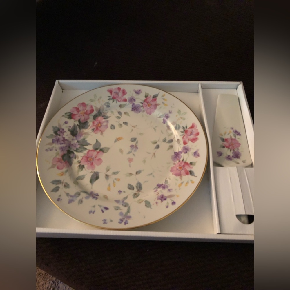 Andrea By Sadek Collectable Cake Server Plate In Pink Flowers New In Box Gift.